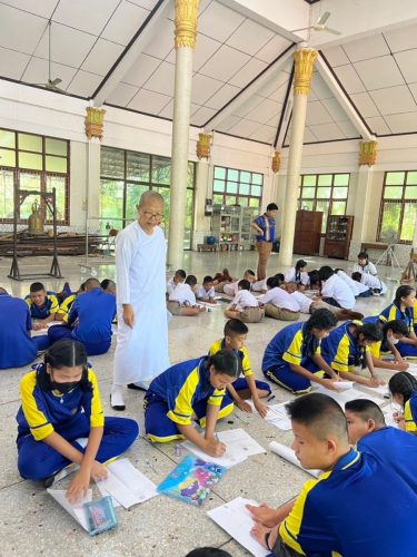 LINE ALBUM การเรียนการสอนธรรมะศึกษา-ตรี-โท-เอก 251111 10