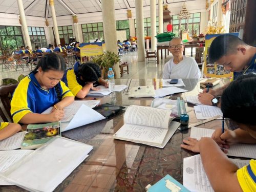 LINE ALBUM การเรียนการสอนพระพุทธศาสนาวันอาทิตย์ 251111 7