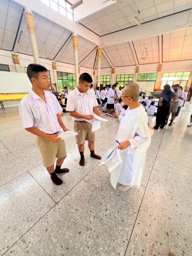 LINE ALBUM การเรียนการสอนพระพุทธศาสนาวันอาทิตย์ 251111 8