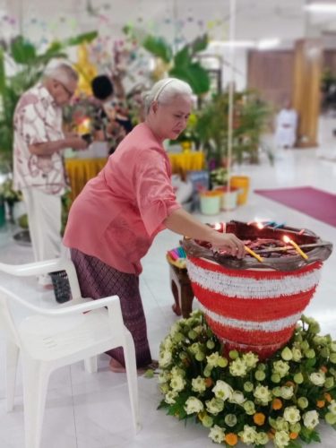 LINE ALBUM ทำบุญวันออกพรรษา-มีเทศมหาชาติมี.น.รต่างมาฝังเทศ 251111 11