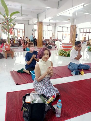 LINE ALBUM ทำบุญวันออกพรรษา-มีเทศมหาชาติมี.น.รต่างมาฝังเทศ 251111 12