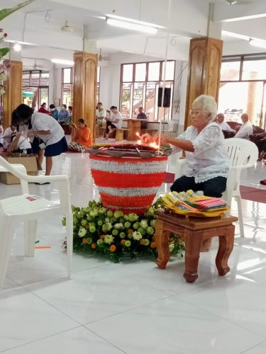 LINE ALBUM ทำบุญวันออกพรรษา-มีเทศมหาชาติมี.น.รต่างมาฝังเทศ 251111 15