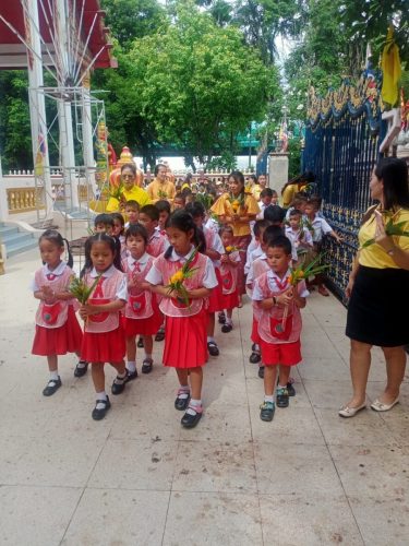 LINE ALBUM ทำบุญวันออกพรรษา-มีเทศมหาชาติมี.น.รต่างมาฝังเทศ 251111 2